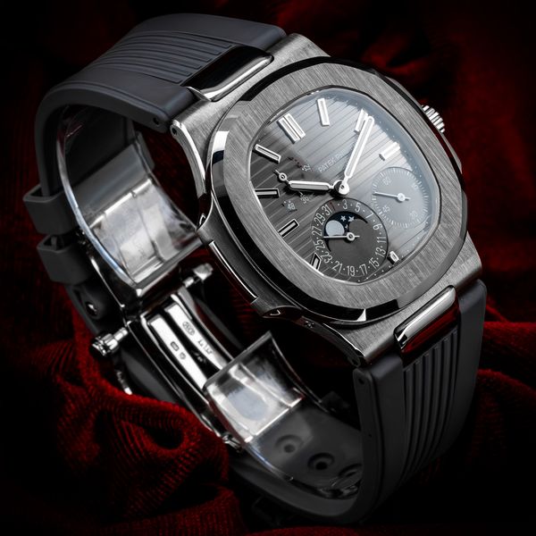 Patek Philippe Nautilus 5712G-001